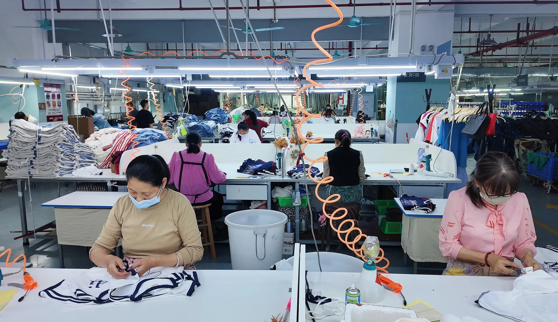 Why Your Sample Looks Perfect But Bulk Production Fails: The Real Reasons